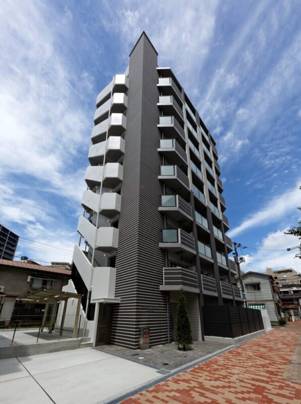 CREST TAPP　外観・南西面